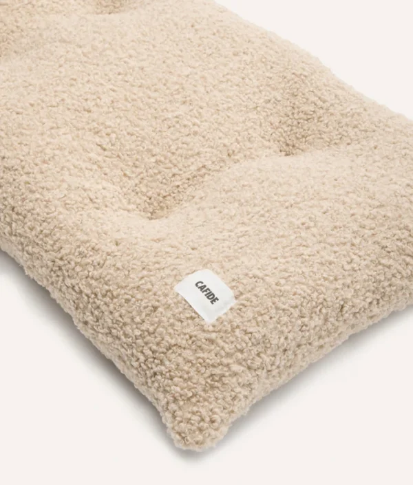 Coussin Bela en effet bouclette beige – Image 4