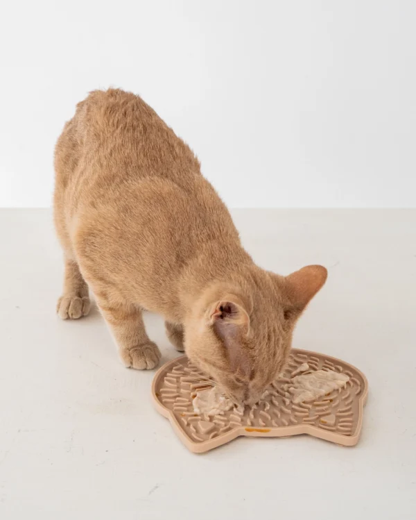 Tapis de léchage tête de chat beige – Image 2