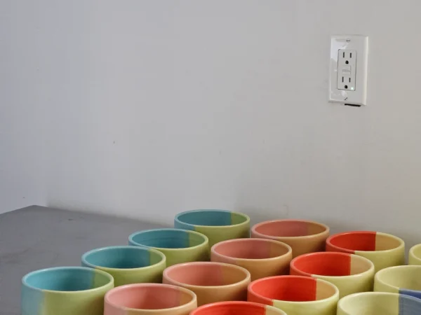 Petite gamelle en céramique bicolore – Image 2