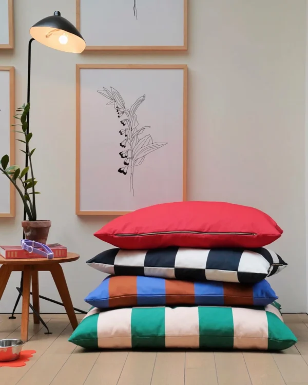 Coussin à damiers noirs et blancs – Image 5