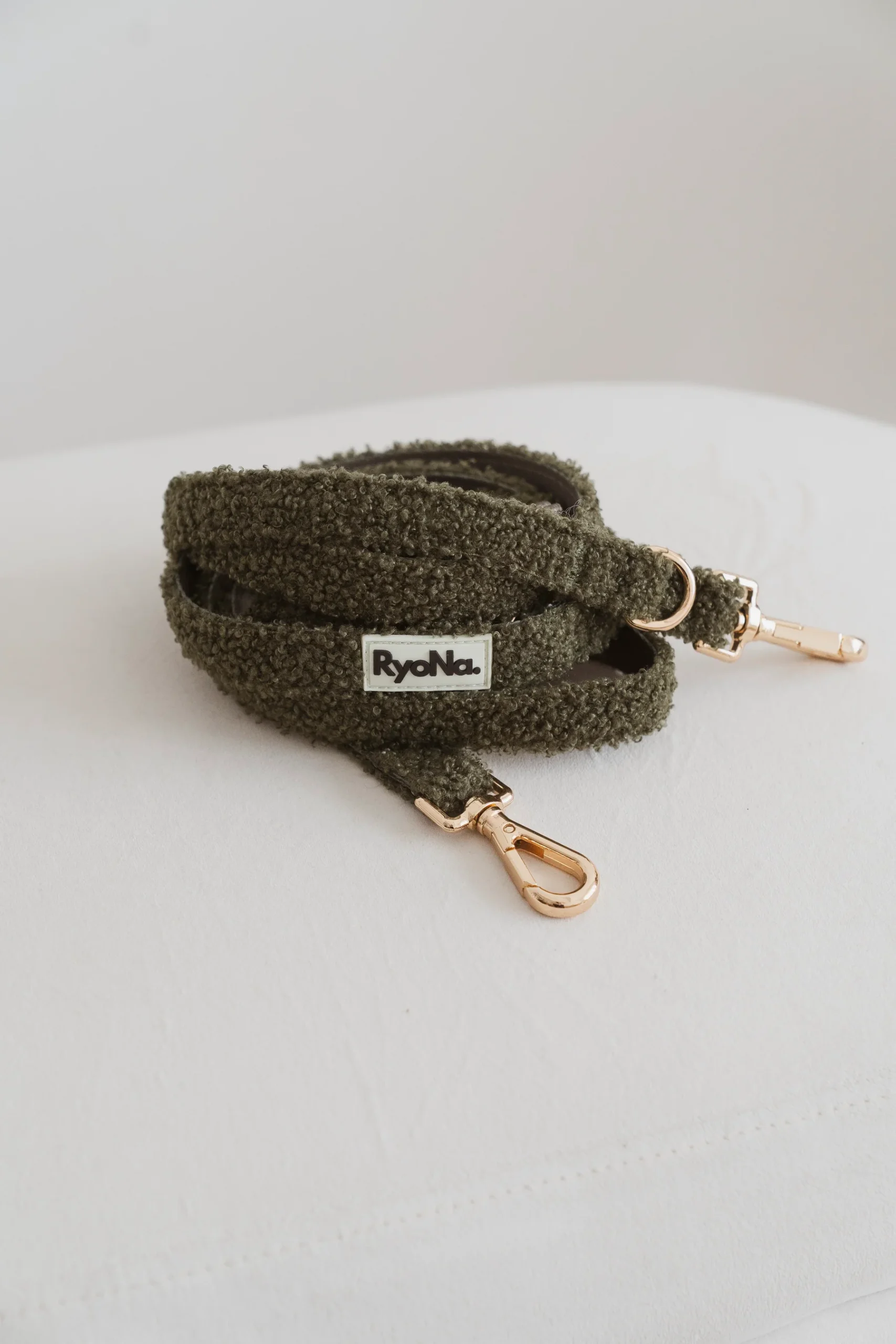 Laisse multi-positions en tissu bouclé Olive