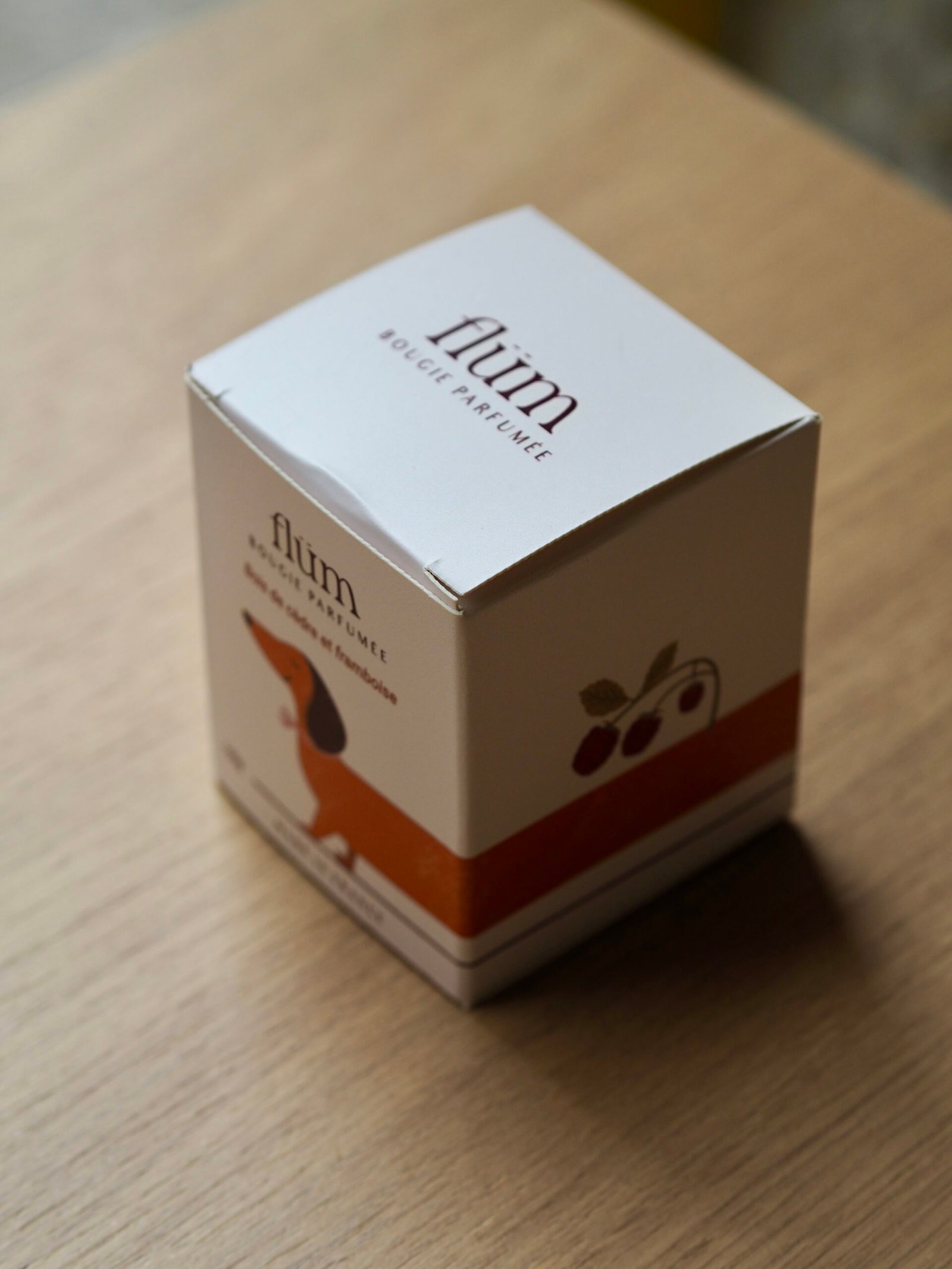 Bougie parfumée “Teckel” — Bois <br>de cèdre & framboise – Image 3