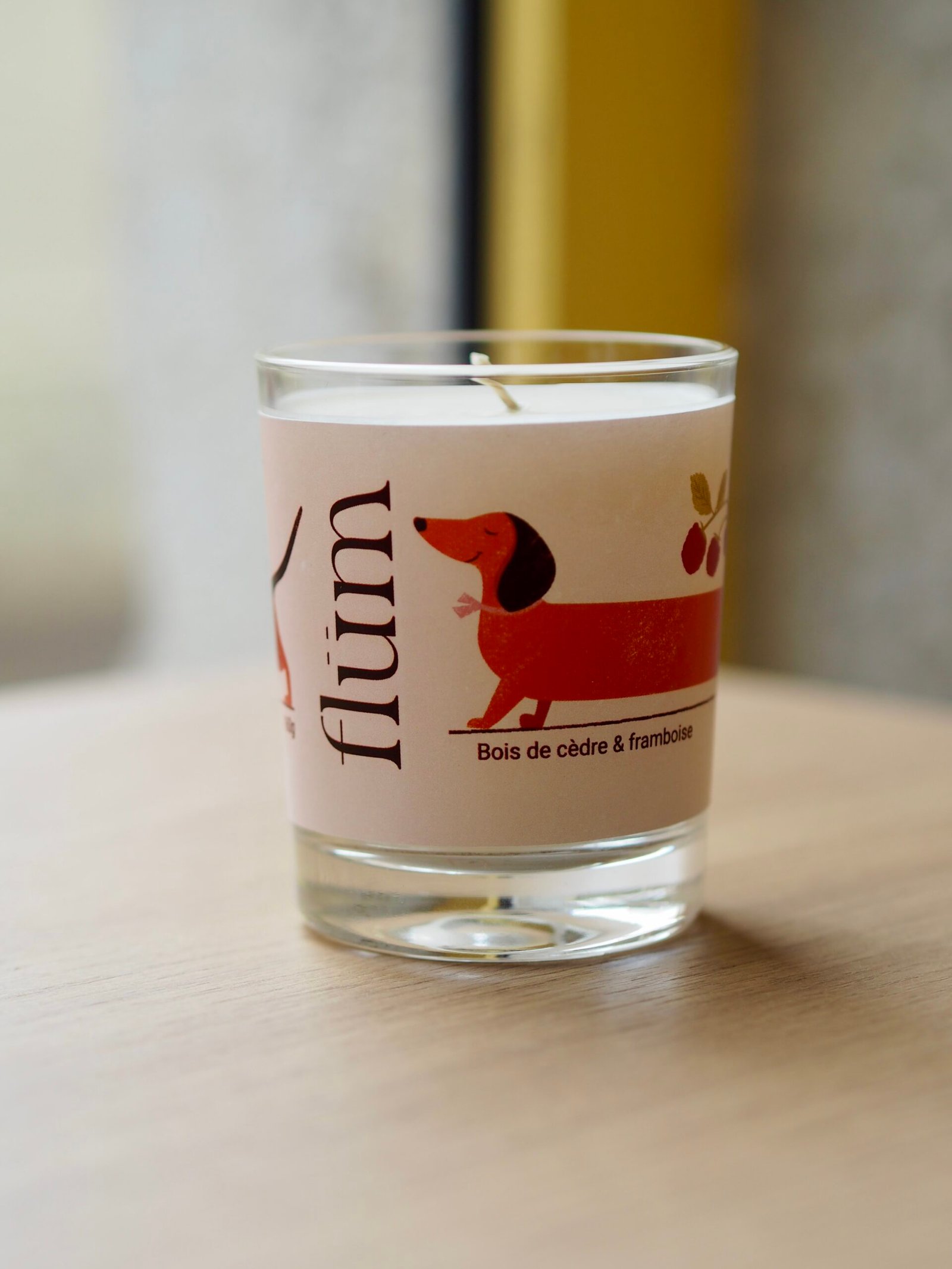 Bougie parfumée “Teckel” — Bois <br>de cèdre & framboise – Image 2