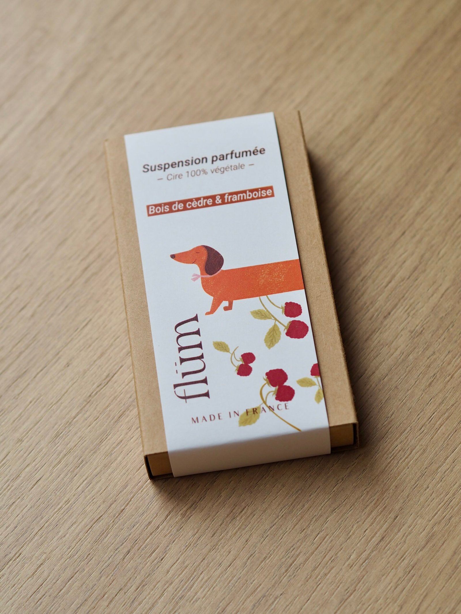 Bougie parfumée “Teckel” — Bois <br>de cèdre & framboise – Image 5