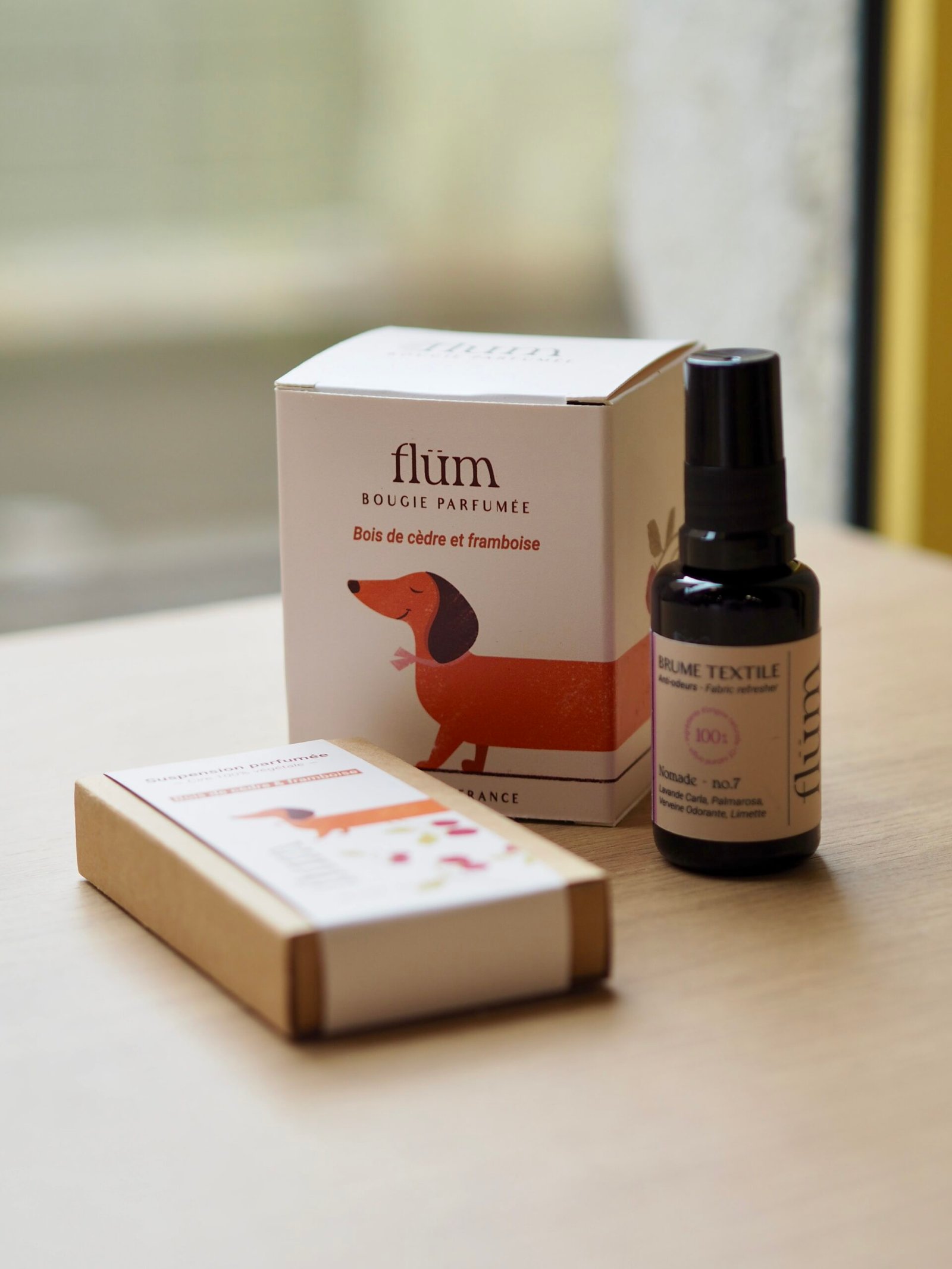 Bougie parfumée “Teckel” — Bois <br>de cèdre & framboise – Image 6